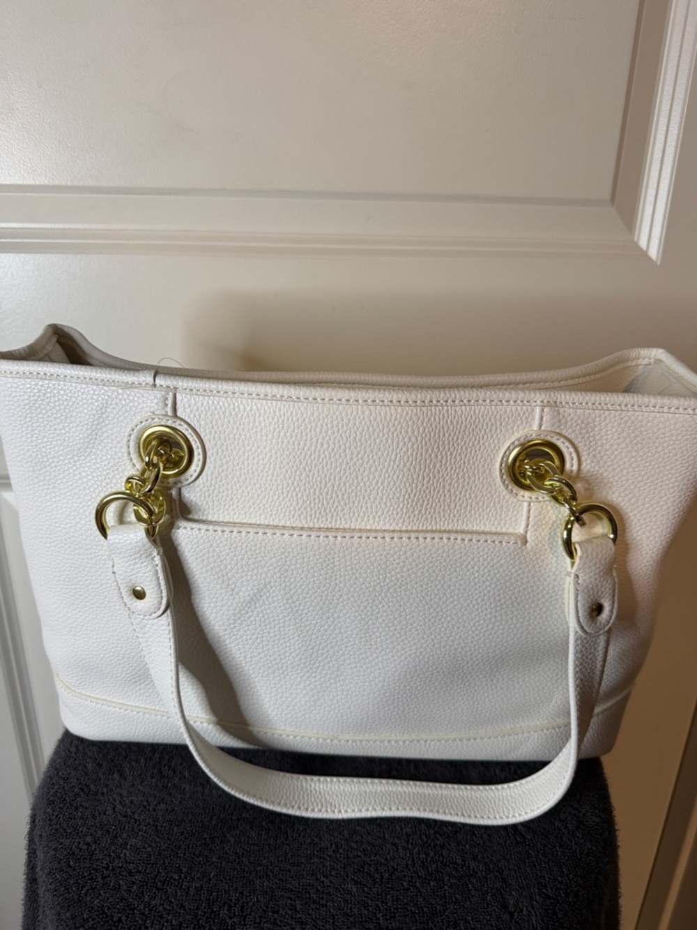 Liz Claiborne White Shoulder Tote with Floral & Butterfly Appliques - Picture 7 of 10